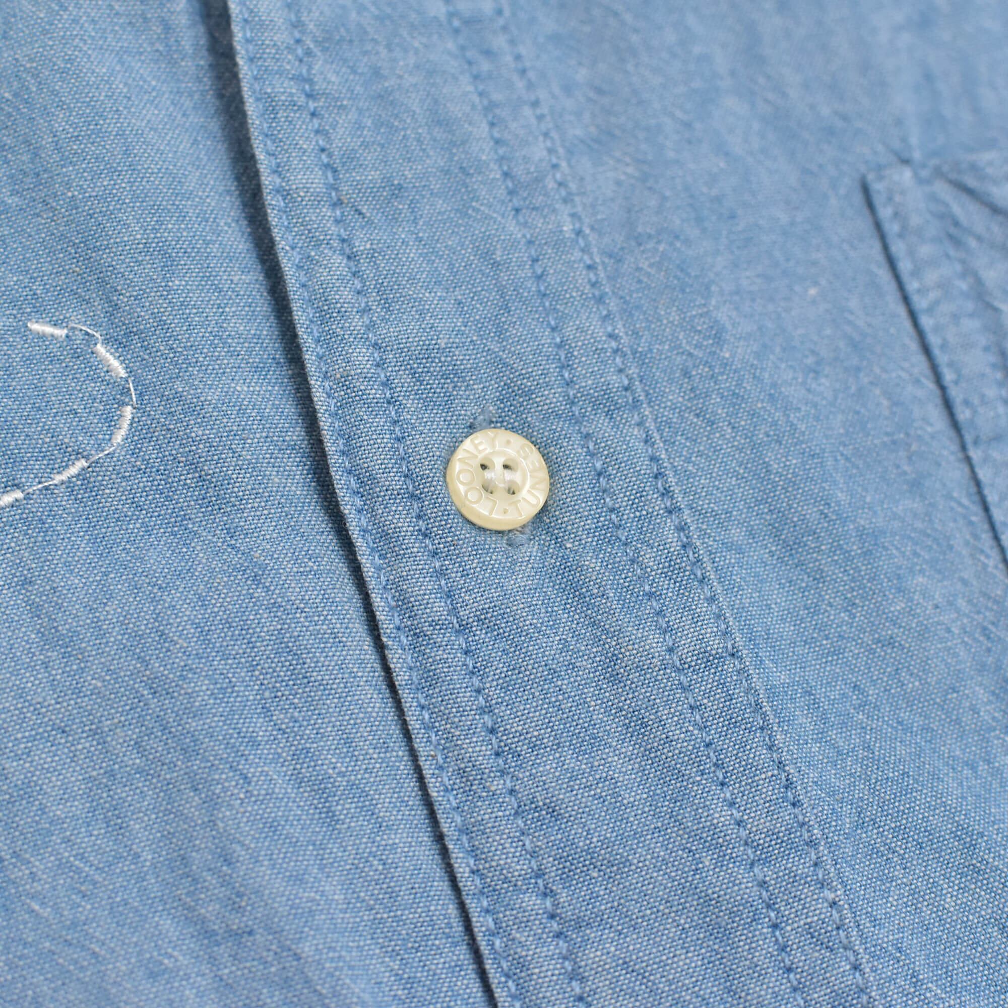 90s LOONEY TUNES Bugs Bunny embroidery chambray shirt | 古着屋 90s LOONEY TUNES Bugs Bunny embroidery chambray shirt | 古着屋