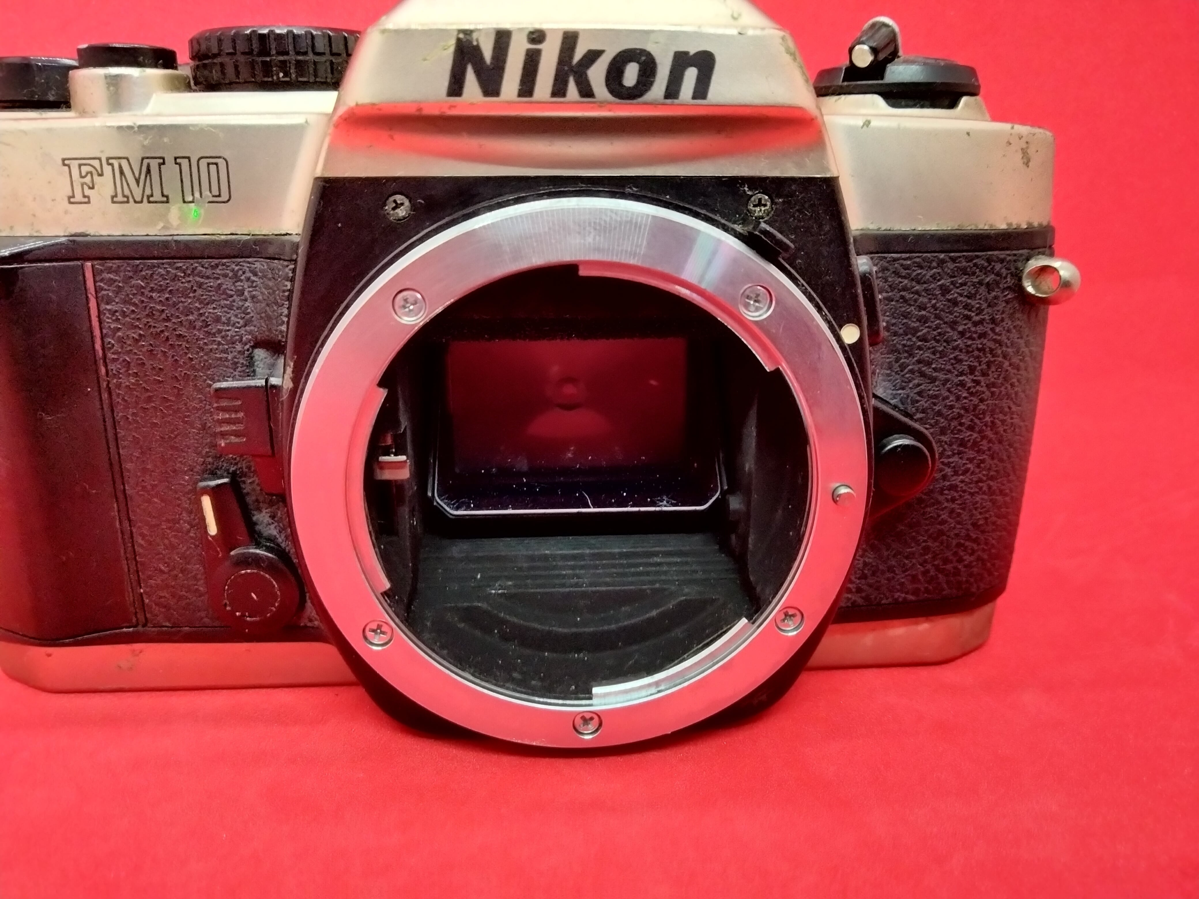 Nikon FM10フィルムカメラです - フィルムカメラ