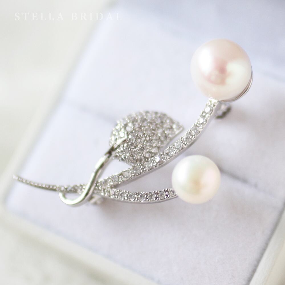 母の日やフォーマルにも*キュービックジルコニア バタフライ・ダンスブローチ シルバー