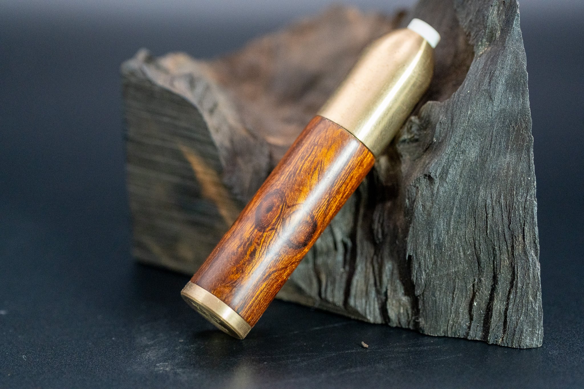 【砂漠の宝石】デザートアイアンウッド ツイスト消しゴム gold