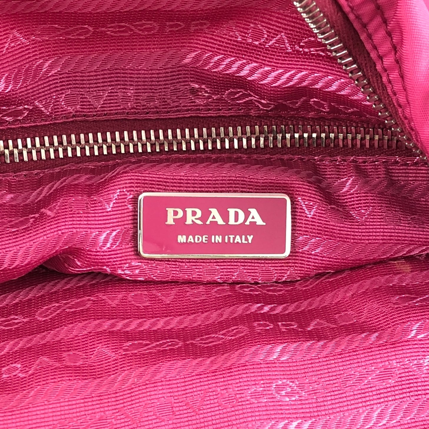 PRADA プラダ   ショルダーバッグ ピンク トライアングルロゴ ナイロン  b2e8ue PRADA プラダ ショルダーバッグ ピンク トライアングルロゴ ナイロン