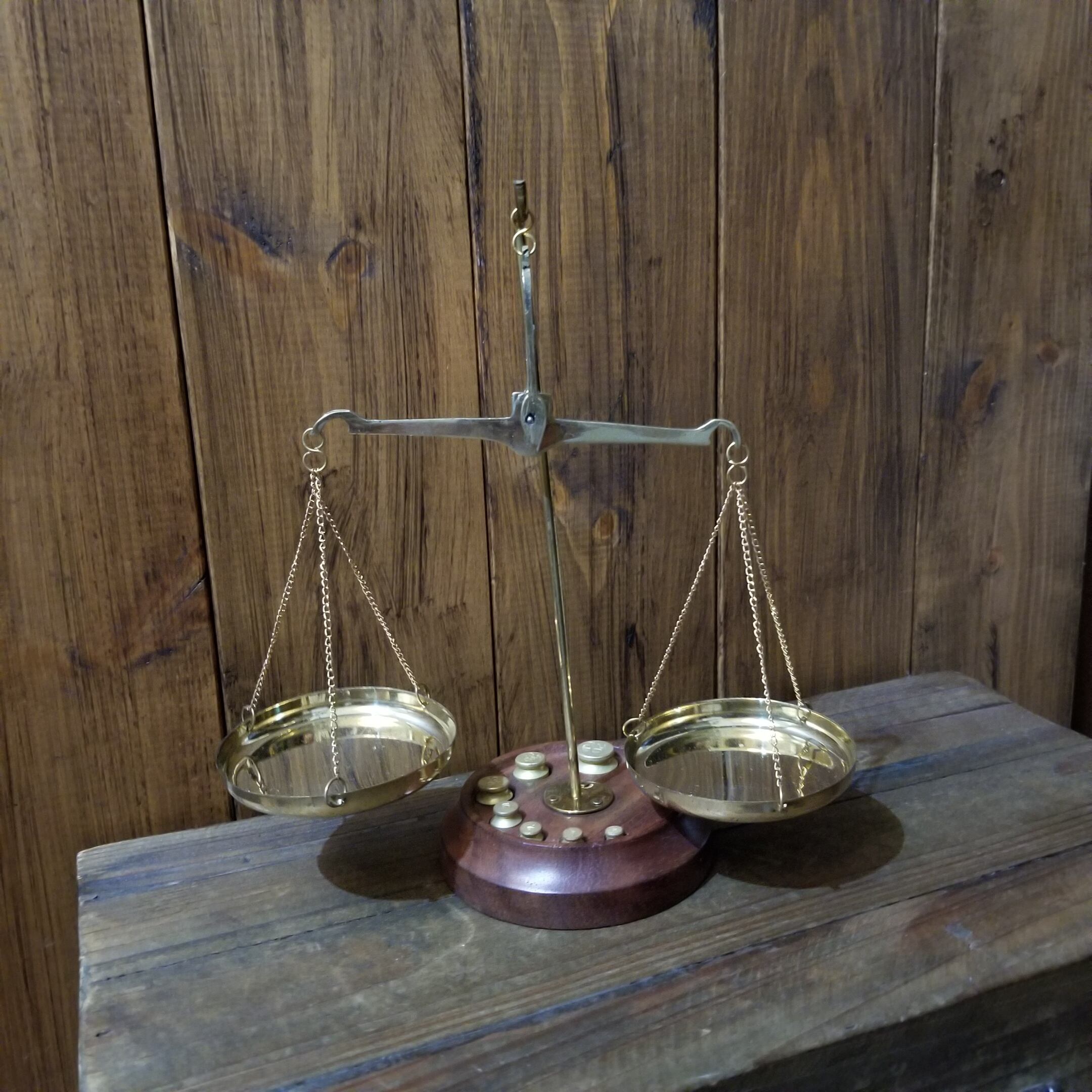 アート性の高い昔の秤のオブジェ　アンティーク アート性の高い昔の秤のオブジェ アンティーク