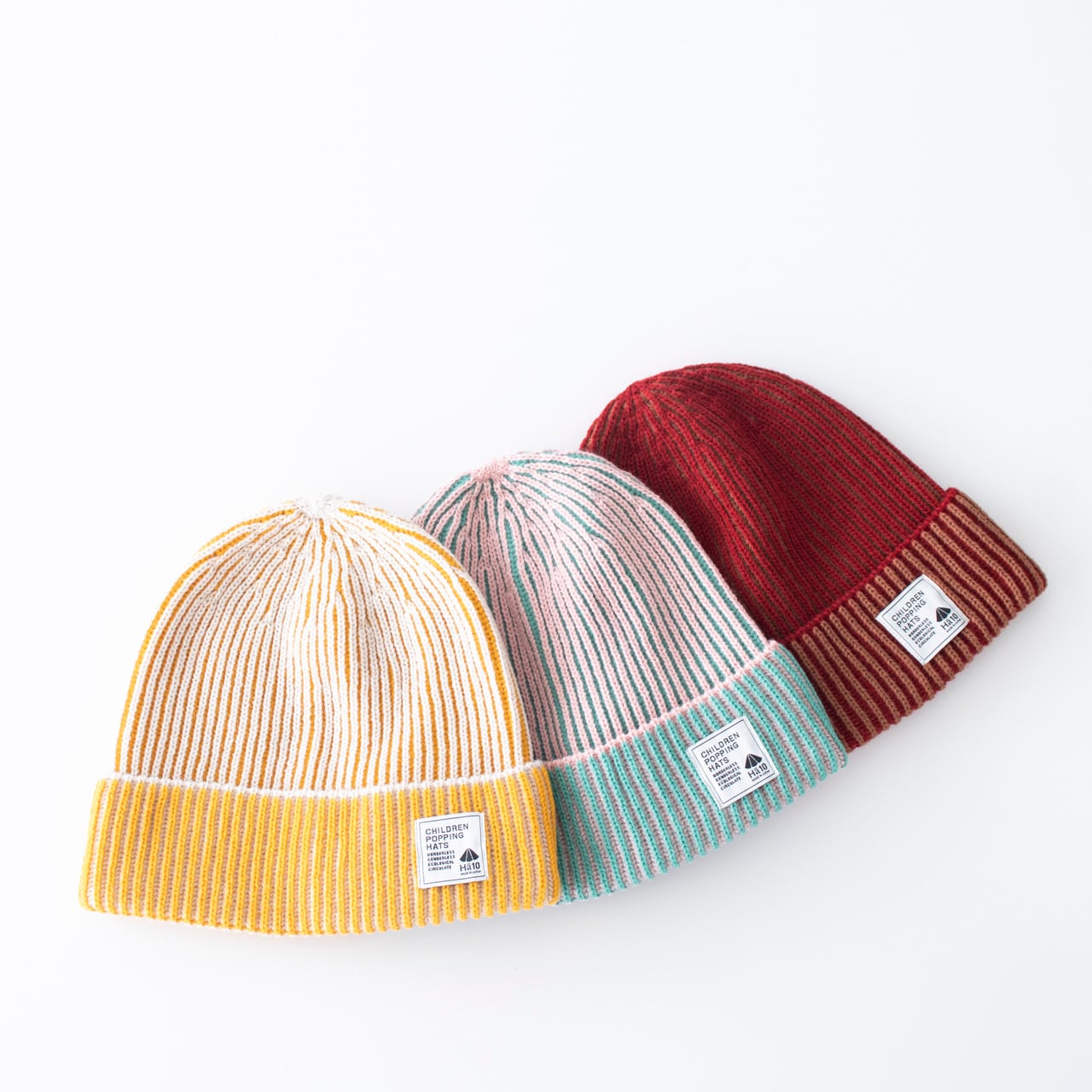 ニット帽 赤と青のストライプ 人形模様 ヴィヴィアンウエストウッド