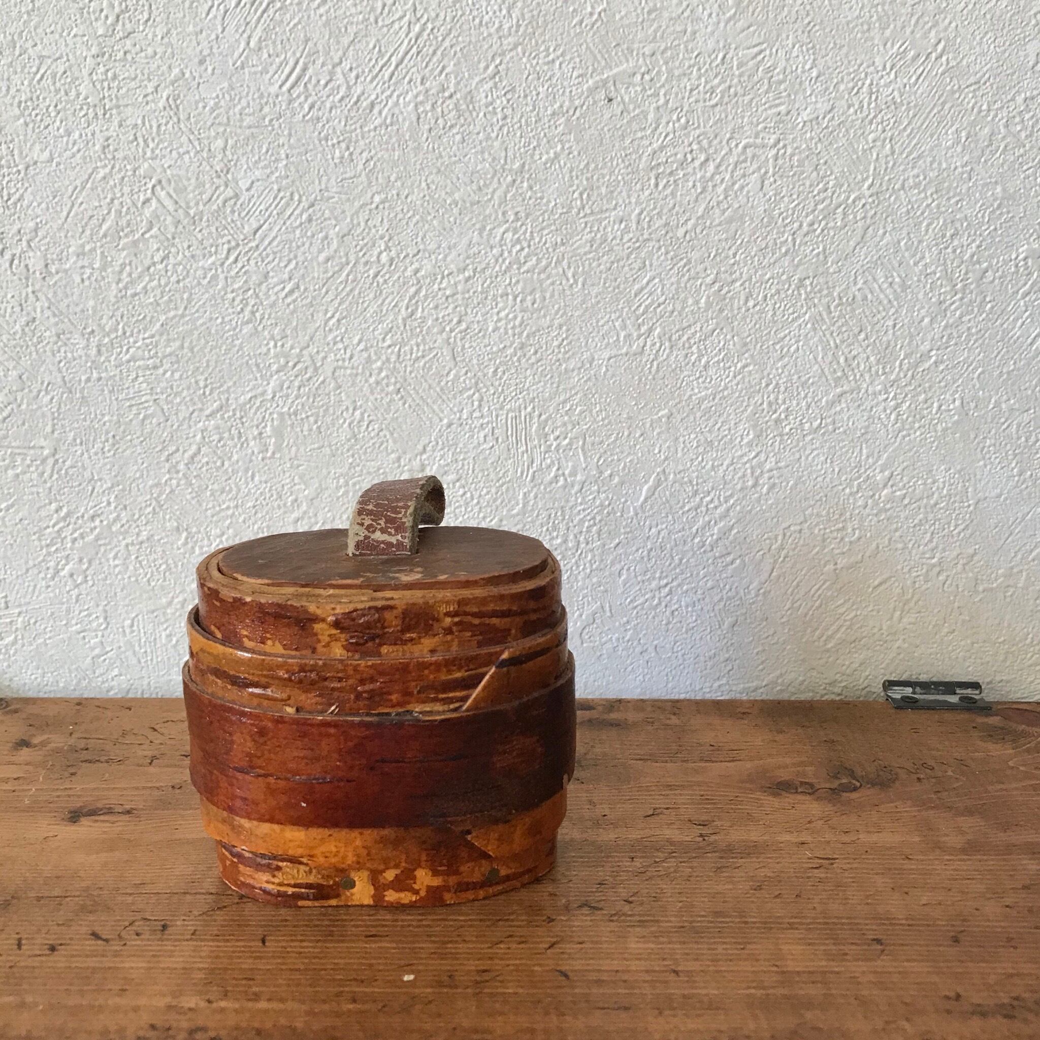 白樺の樹皮のいれもの17