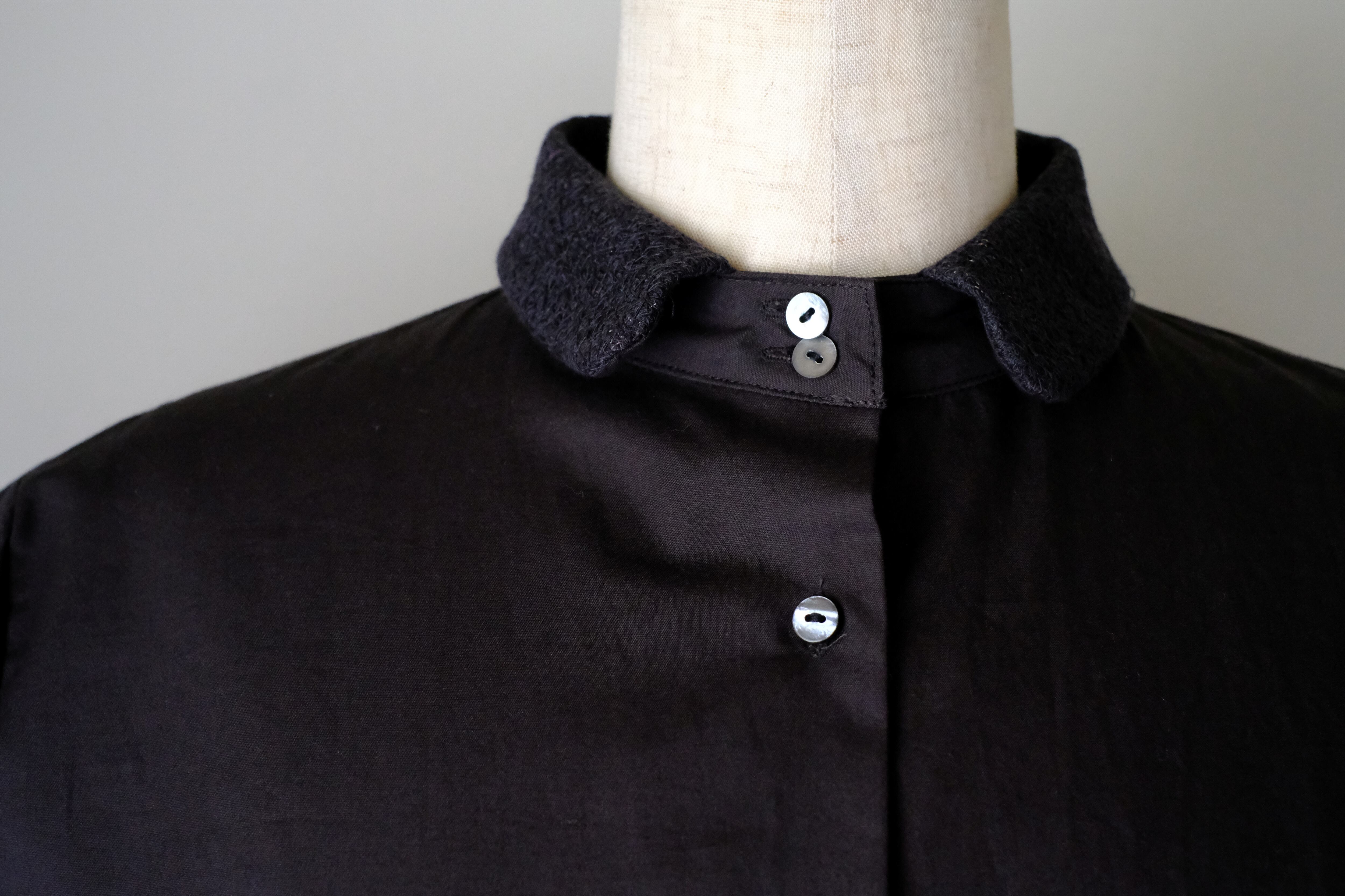 半袖スタンドカラーブラウス cl-134(墨黒)