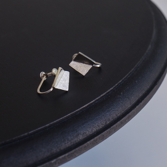 square earring / s