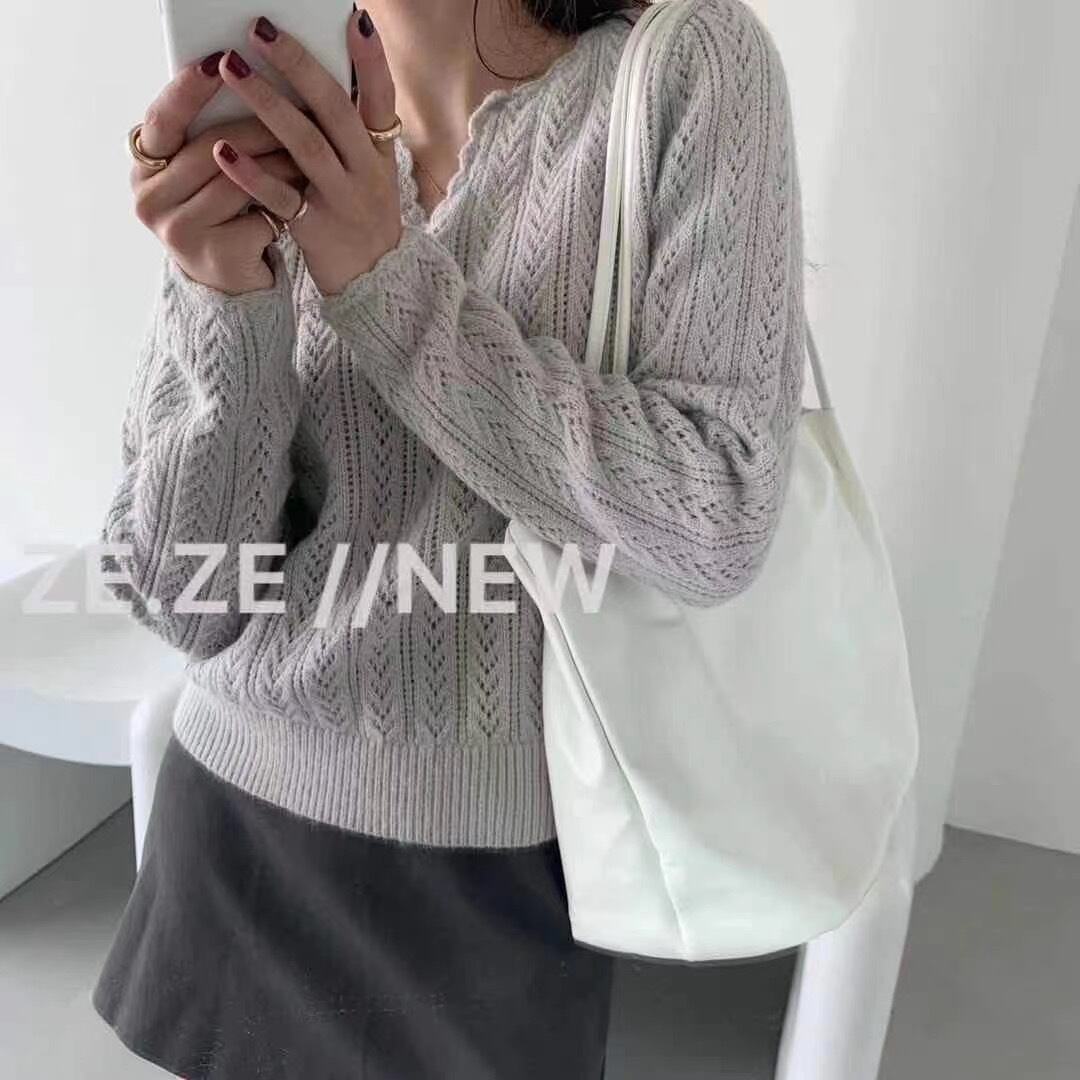 キーネック針抜きニット