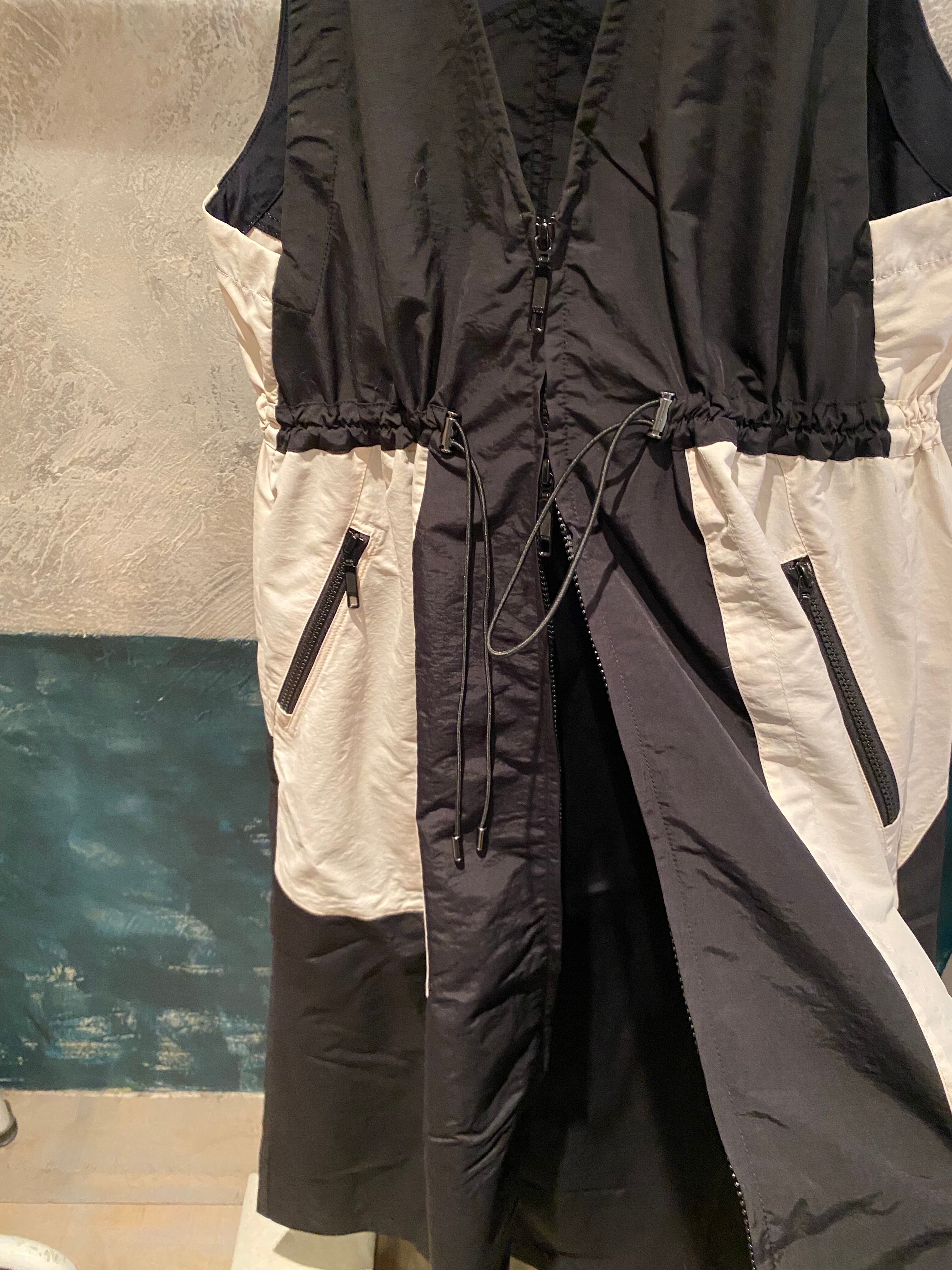 UJOH】Zip Flare Gilet Dress | saumurkyoto