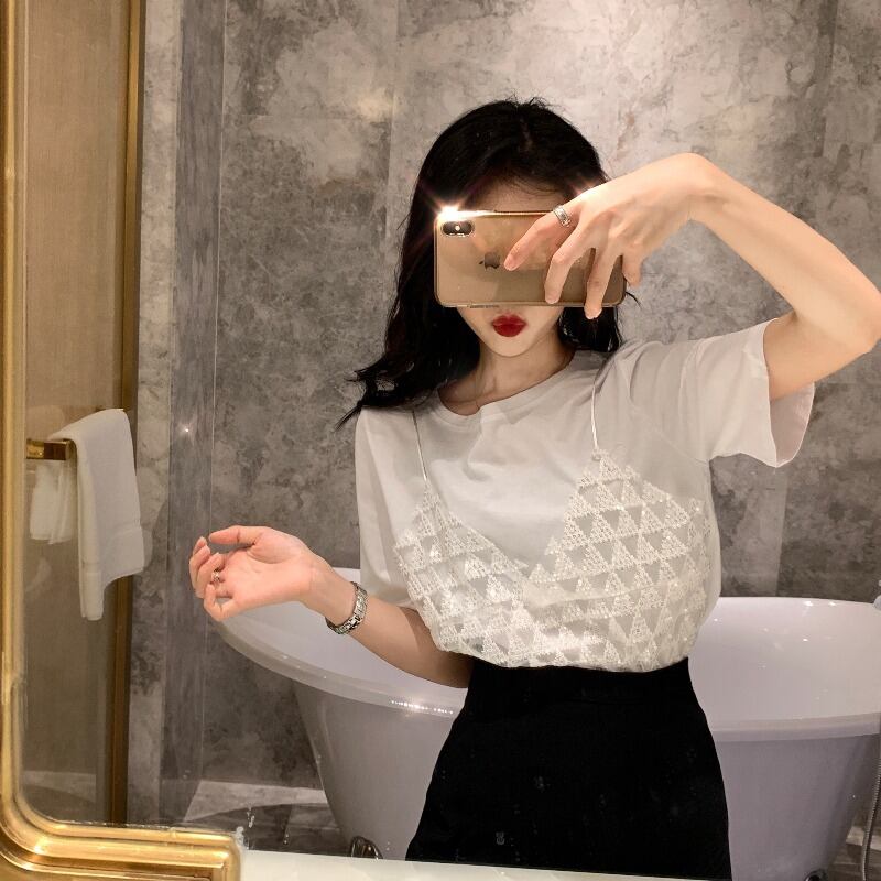 偽のツーピース半袖Tシャツ女性の2020年夏の新しいメッシュスパンコールネット赤白ボトミングシャツトップタイド 1号婦人58368121830