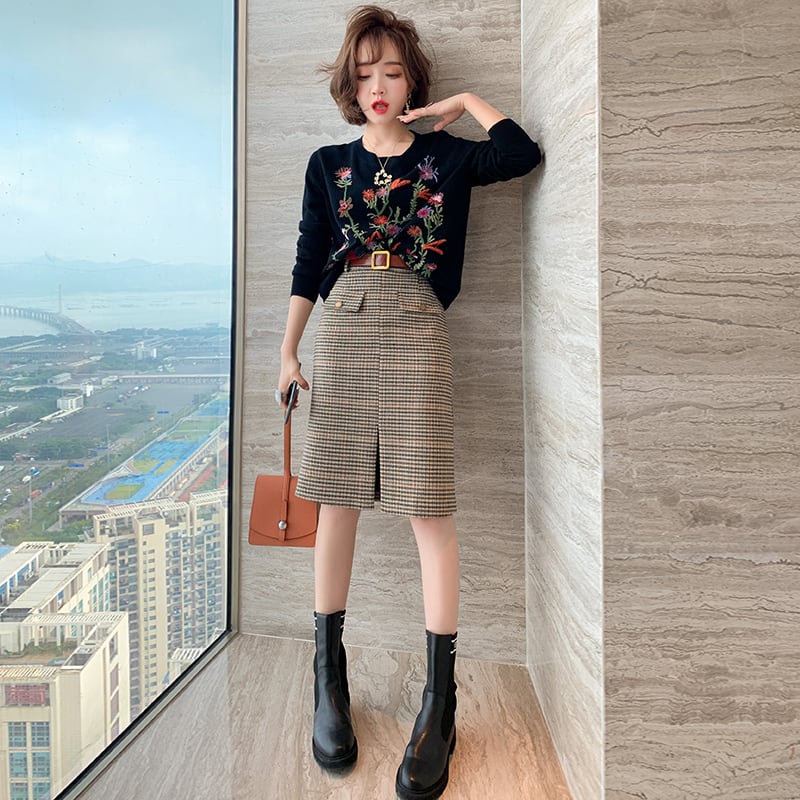 パターンラウンドネックルーズ薄手ニットセーター レッド 刺繍 オータム 秋物 ウィンター 冬物 Oネック MIUCO76868371293