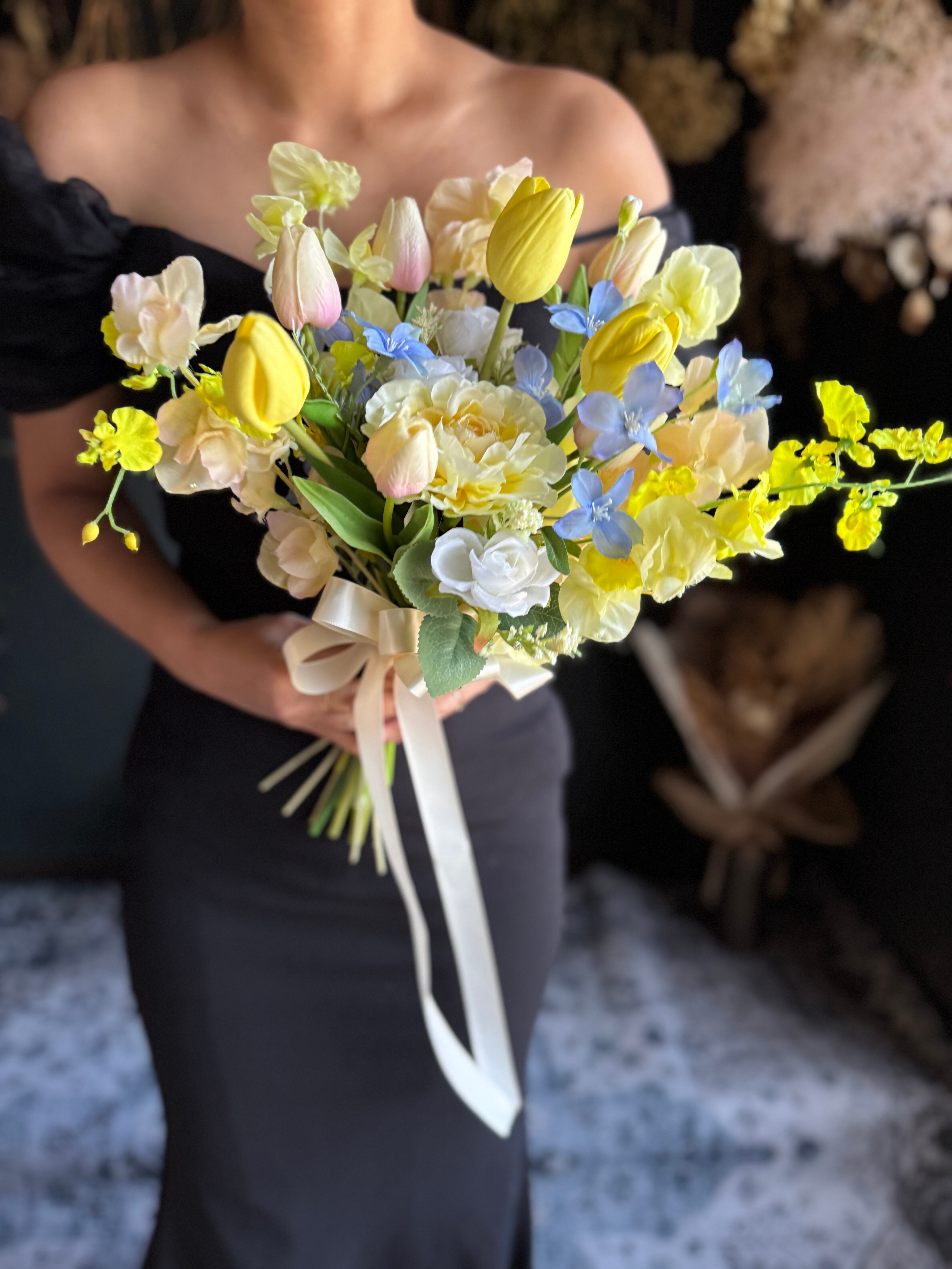 イエロー　ブルー　チューリップ　ウェディングブーケ　造花　結婚式 黄色チューリップ×ブルークラッチブーケ☆ | houkiboshi