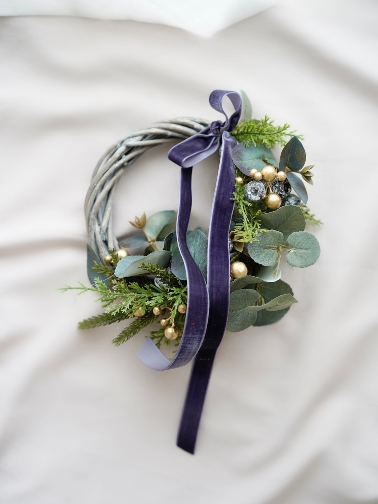 【即日発送】選べる3色 枯れないリース クリスマス ハーフリース マルチカラー レッド ブルー リボン ベロア 3way