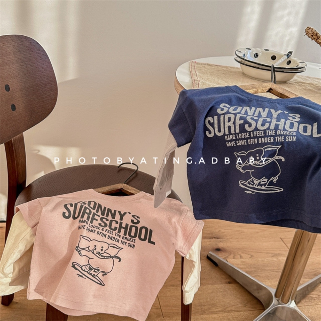 秋フェイクレイヤード英字柄Tシャツ2色