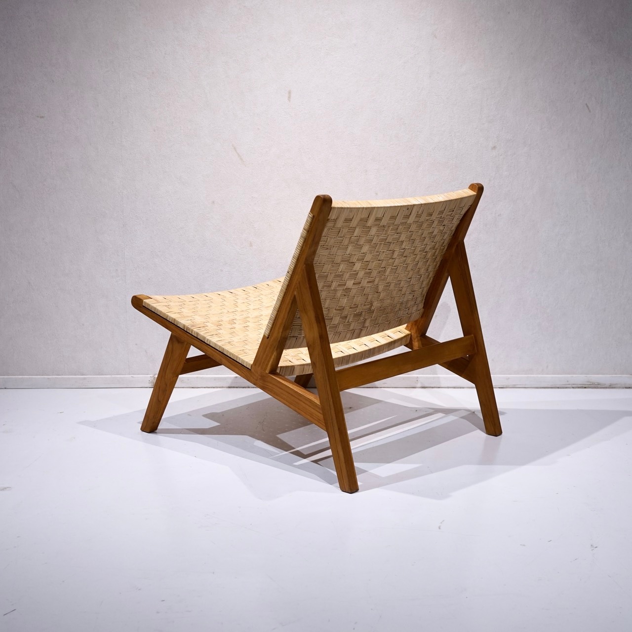 NOWHERE LIKE HOME ノーウェアライクホーム TUSKER タスカー ラウンジチェア パーソナルチェア ラタンチェア 椅子 チェア チーク材 モダン 北欧 ナチュラル