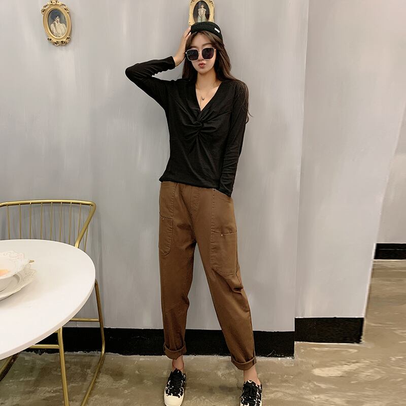 プラスサイズの女性の秋の太った姉妹ファッションVネックの女性のルーズで薄い洋風Tシャツファッショナブルなトップスカジュアルな女性のパンツのトレンド ミックスインファッション41684310049