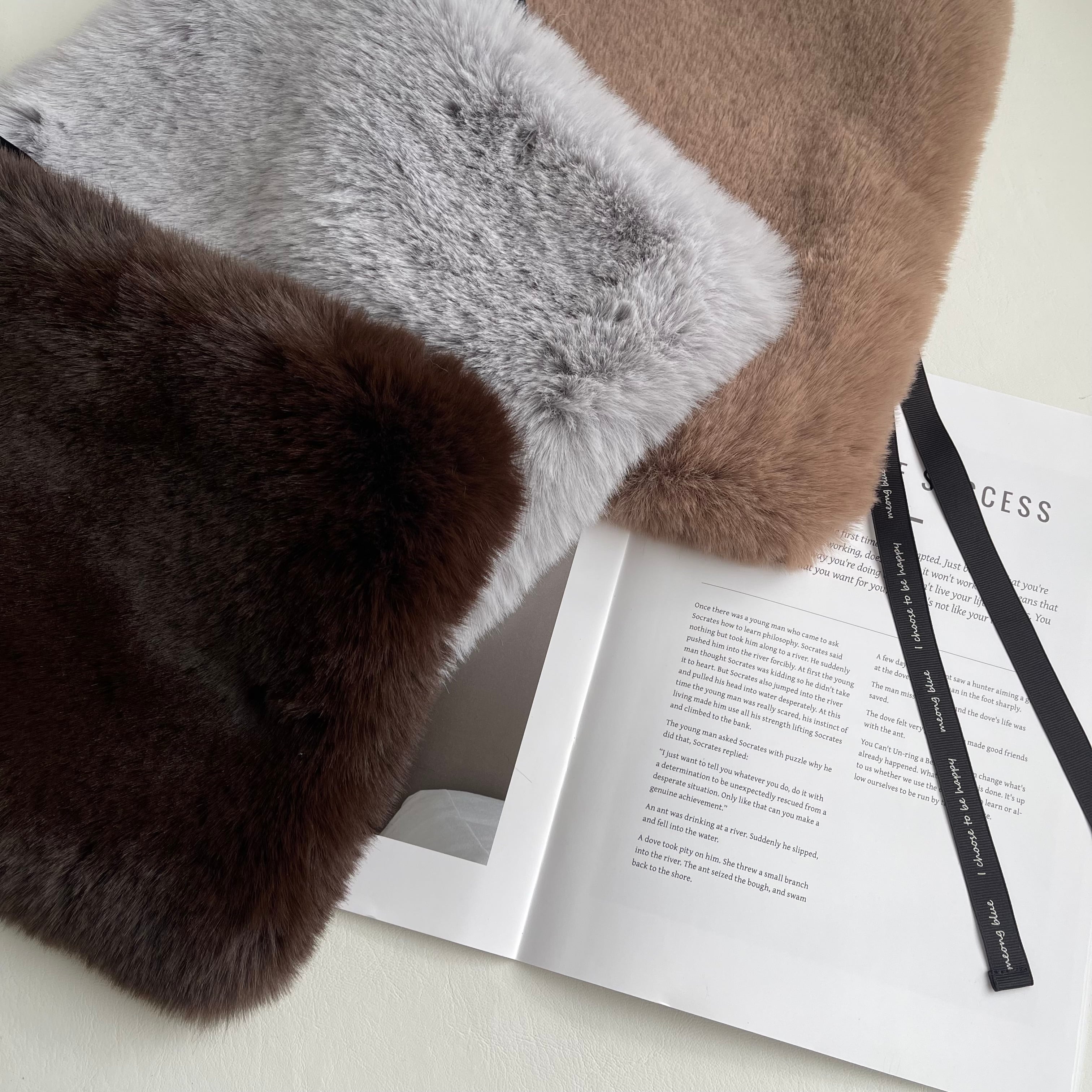 Bad Blue Eco Fur Pillow Bag (Brown) fur | meong blue