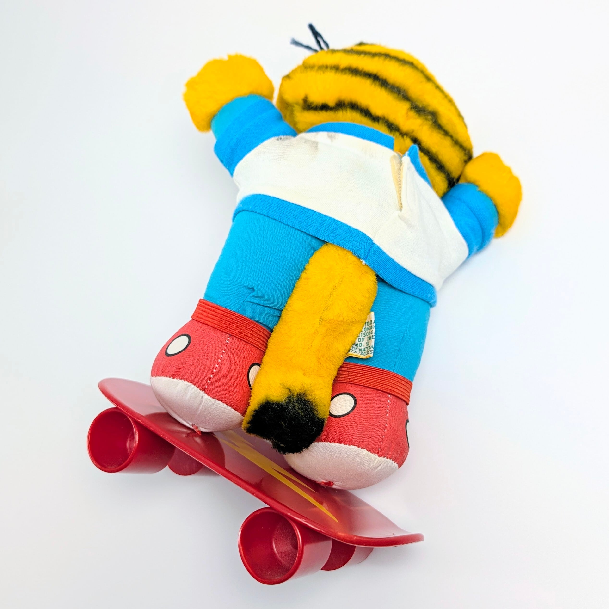 ☆ VINTAGE 1980年代初期 ☆【 Garfield ( ガーフィールド ) 】『 Life in The Fast Lane"「スリル満点の人生」』Garfield riding a skateboard!ぬいぐるみ / プラッシュ / plush / 1980年代年製 〚アメリカン雑貨 アメトイ〛