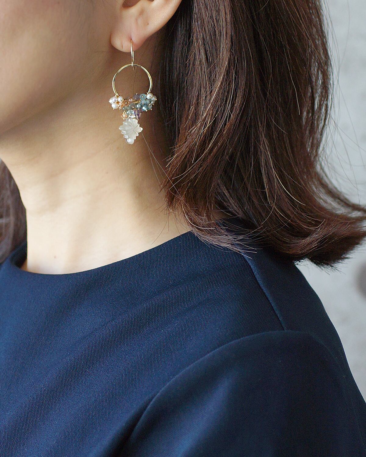 クリスタルシェルカービングのリングピアス | Ruan aree │ 心に潤いを