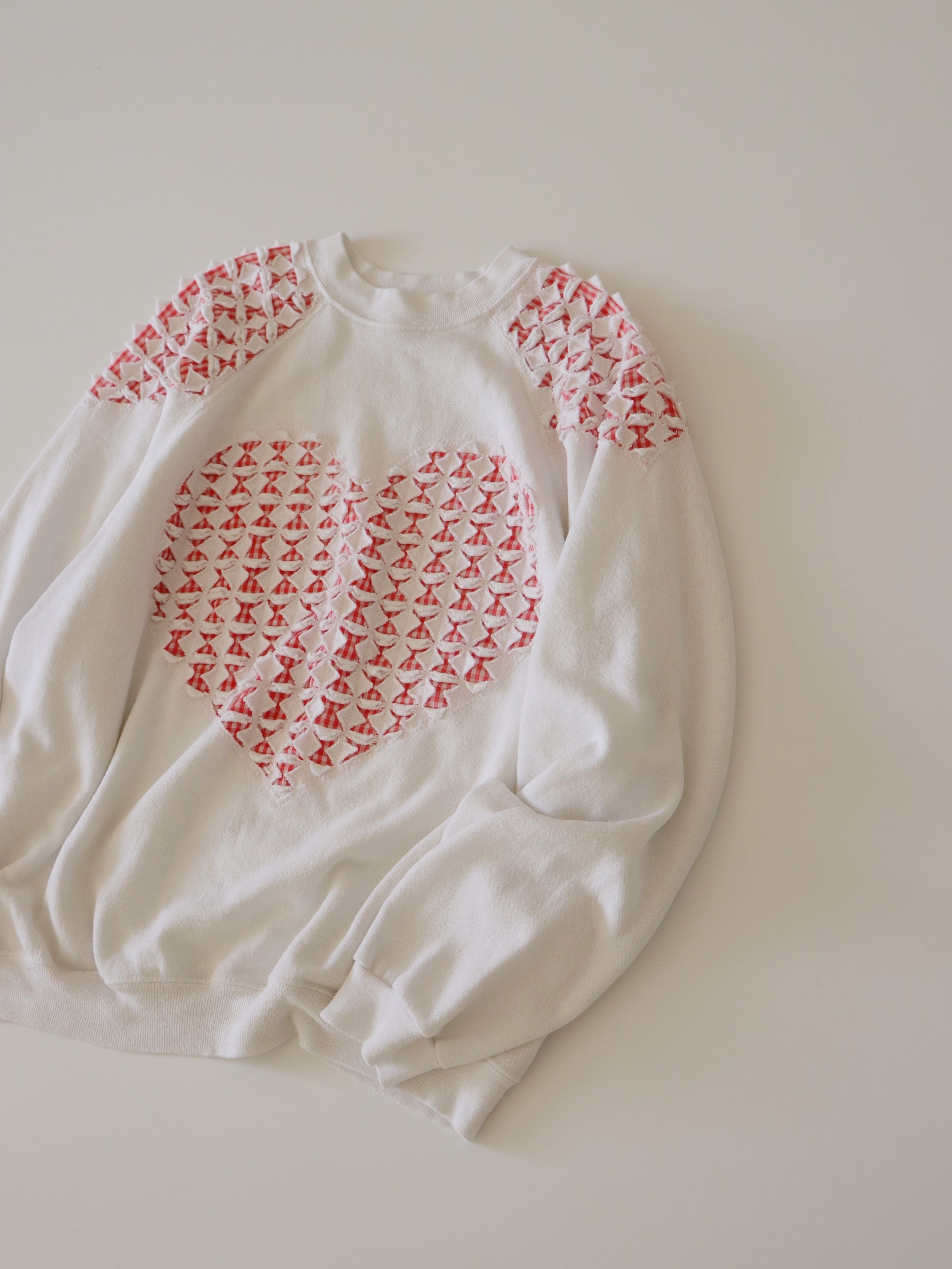●90s made in USA gingham plaid & heart heart design sweatshirt