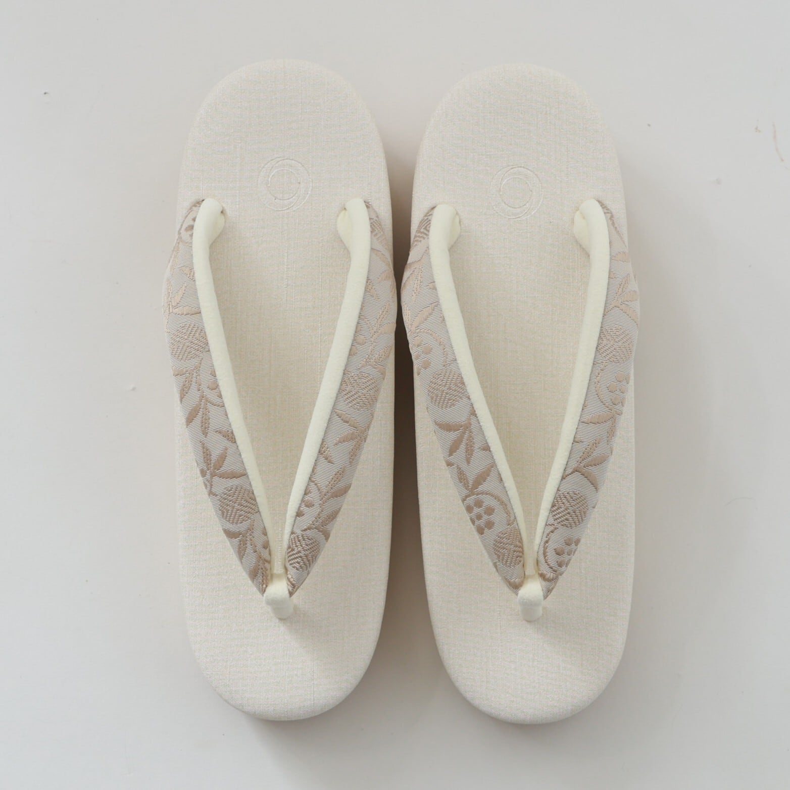 .菱屋カレンブロッソ×OKANO カフェ草履 :ベージュ×ベージュ レディースM