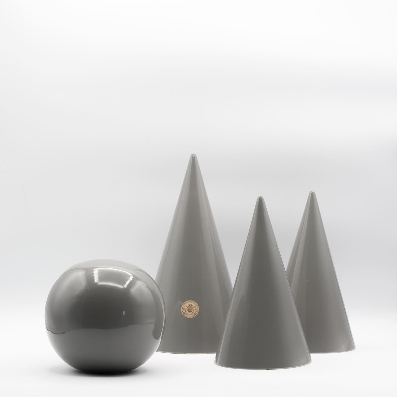 CONE & GLOBE OBJECT | Netherlands