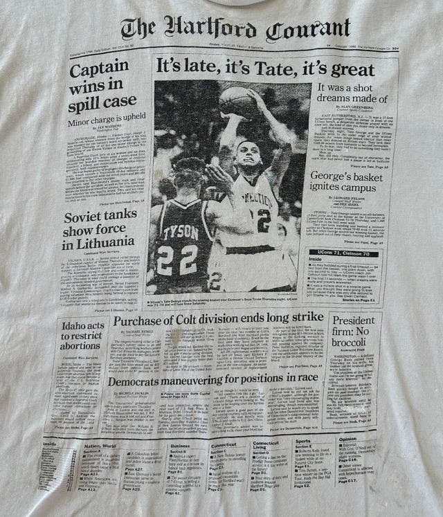-The Hartford Courant- Vintage 90s XL News Paper Print T-shirt made in USA