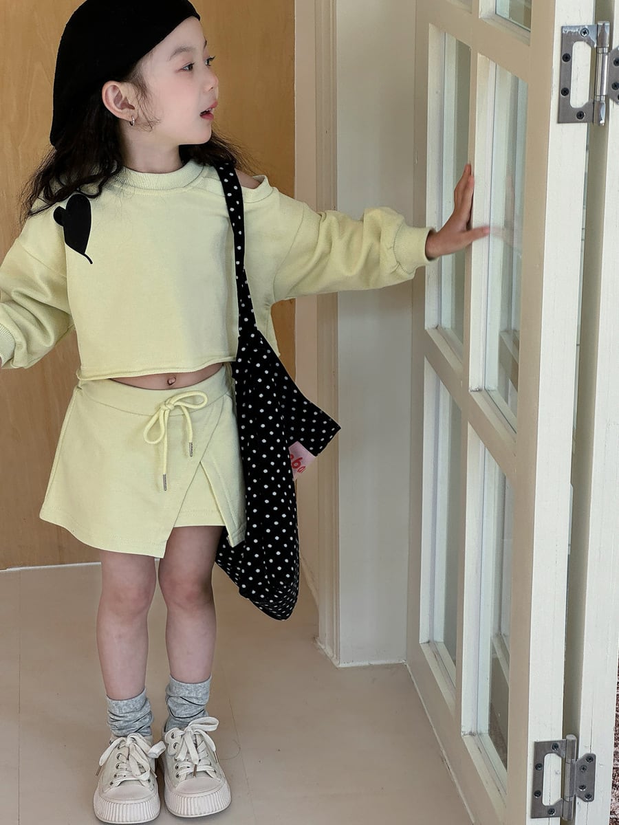 ショート丈ハートトレーナー×インパン付きミニスカート　セットアップ