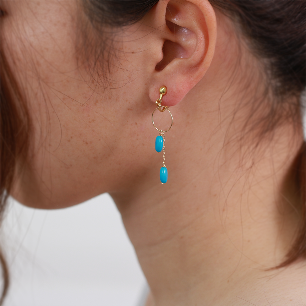 ターコイズを揺れるエレガント使いで！ ほどよい揺れ感が可愛い！ターコイズピアスorイヤリング mm1154