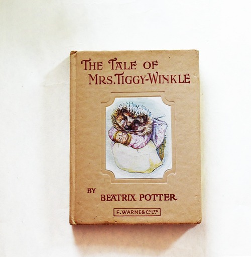 Beatrix Potter絵本"The Tale of Mrs. Tiggy-Winkle"【s0075】