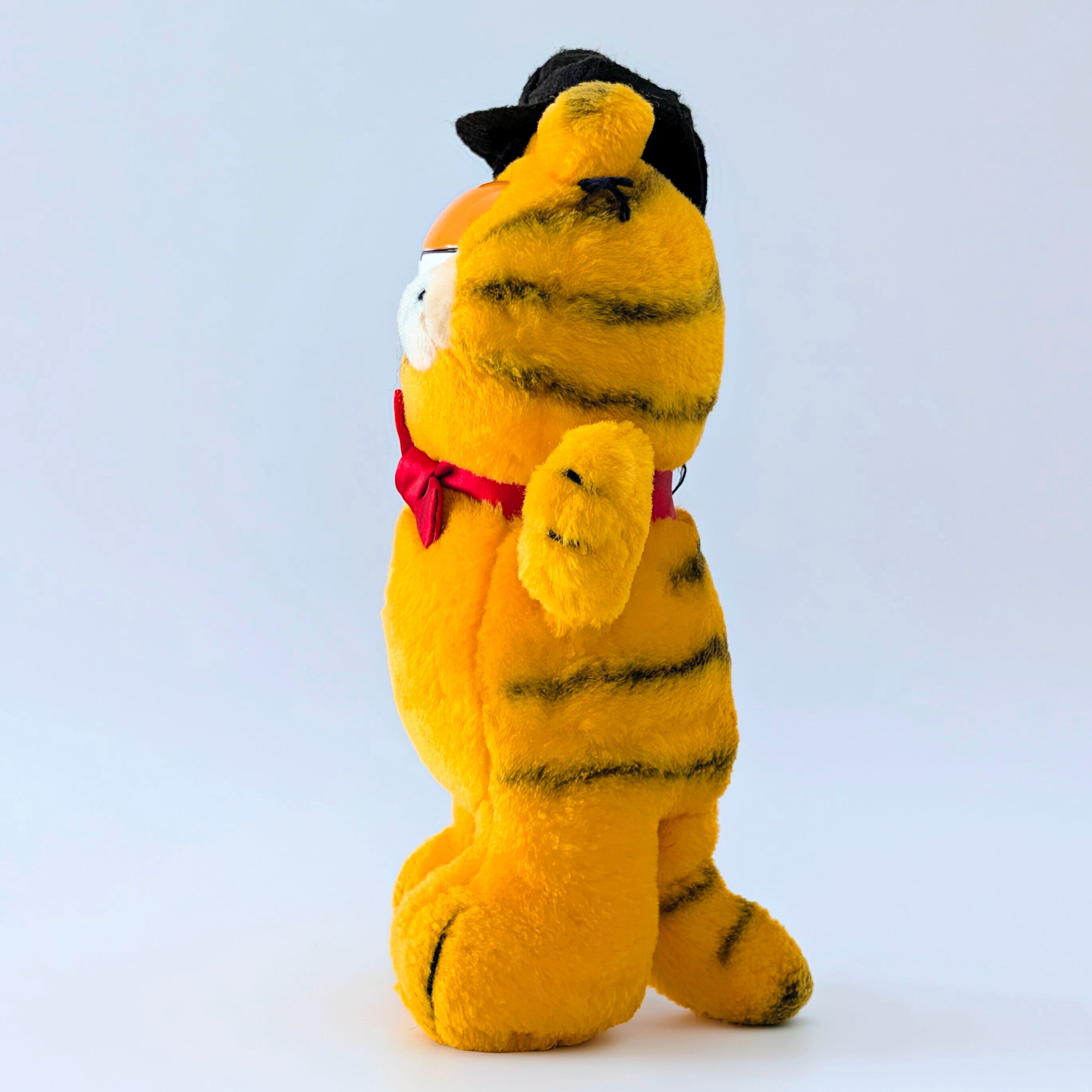 ☆ VINTAGE 1980年代初期 ☆【 Garfield ( ガーフィールド ) 】『 ガーフィールド キャスケット&蝶ネクタイ』ぬいぐるみ / プラッシュ / plush / 1980年代年製 〚アメリカン雑貨 アメトイ〛
