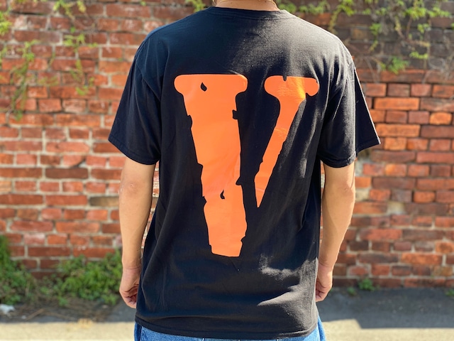 V-LONE FRIENDS TEE BLACK ORANGE MEDIUM 40JA 3472