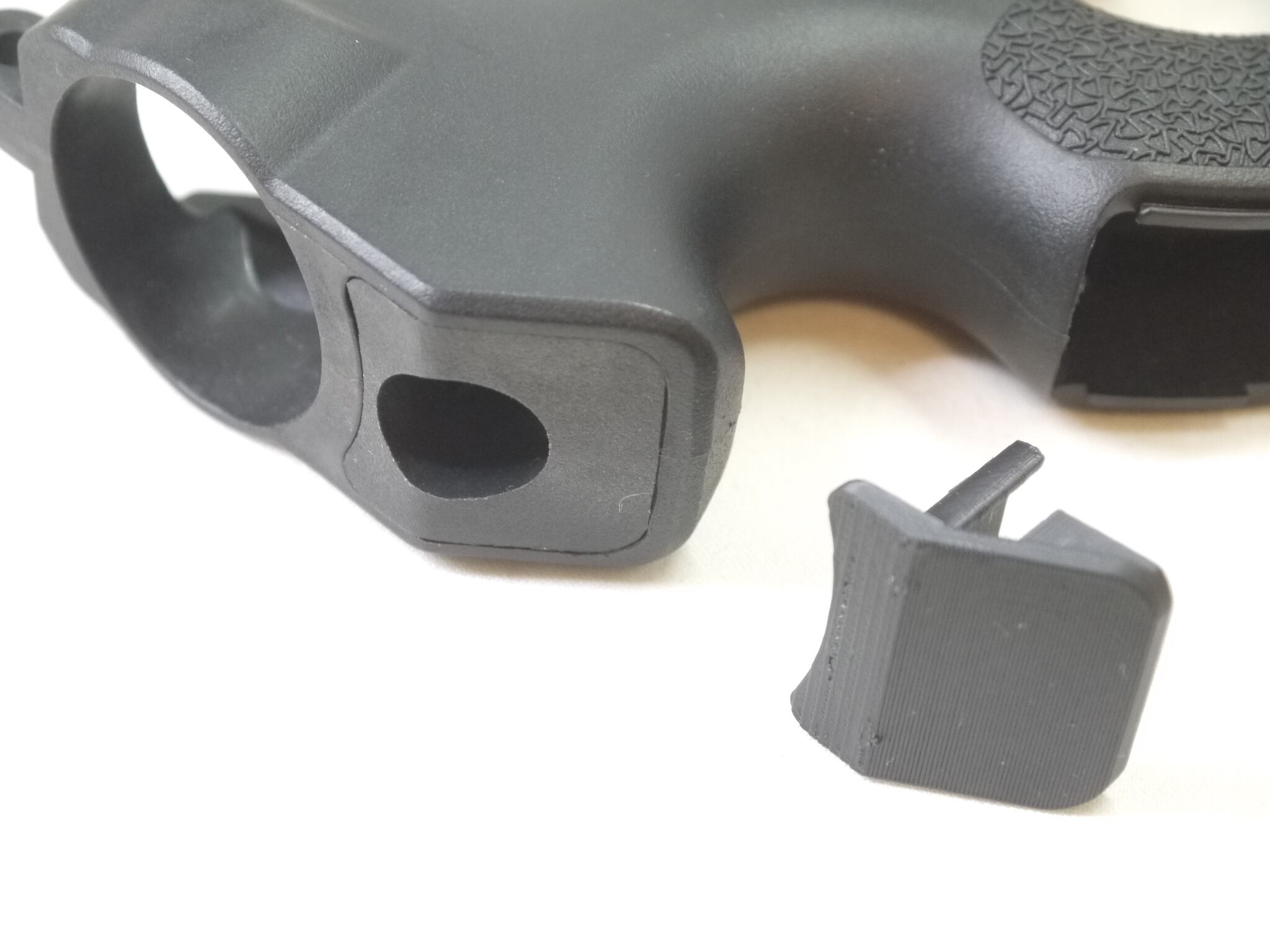 品切れ・入荷日未定】MAGPUL PTS PDR-C対応 フレームキャップ