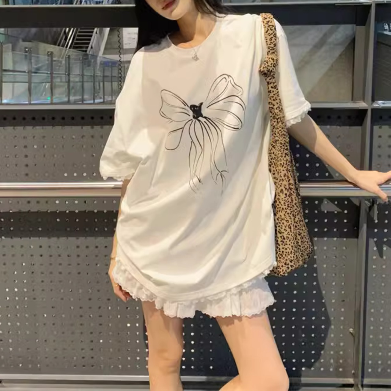White Bow Printed Pullover T-Shirt 5195