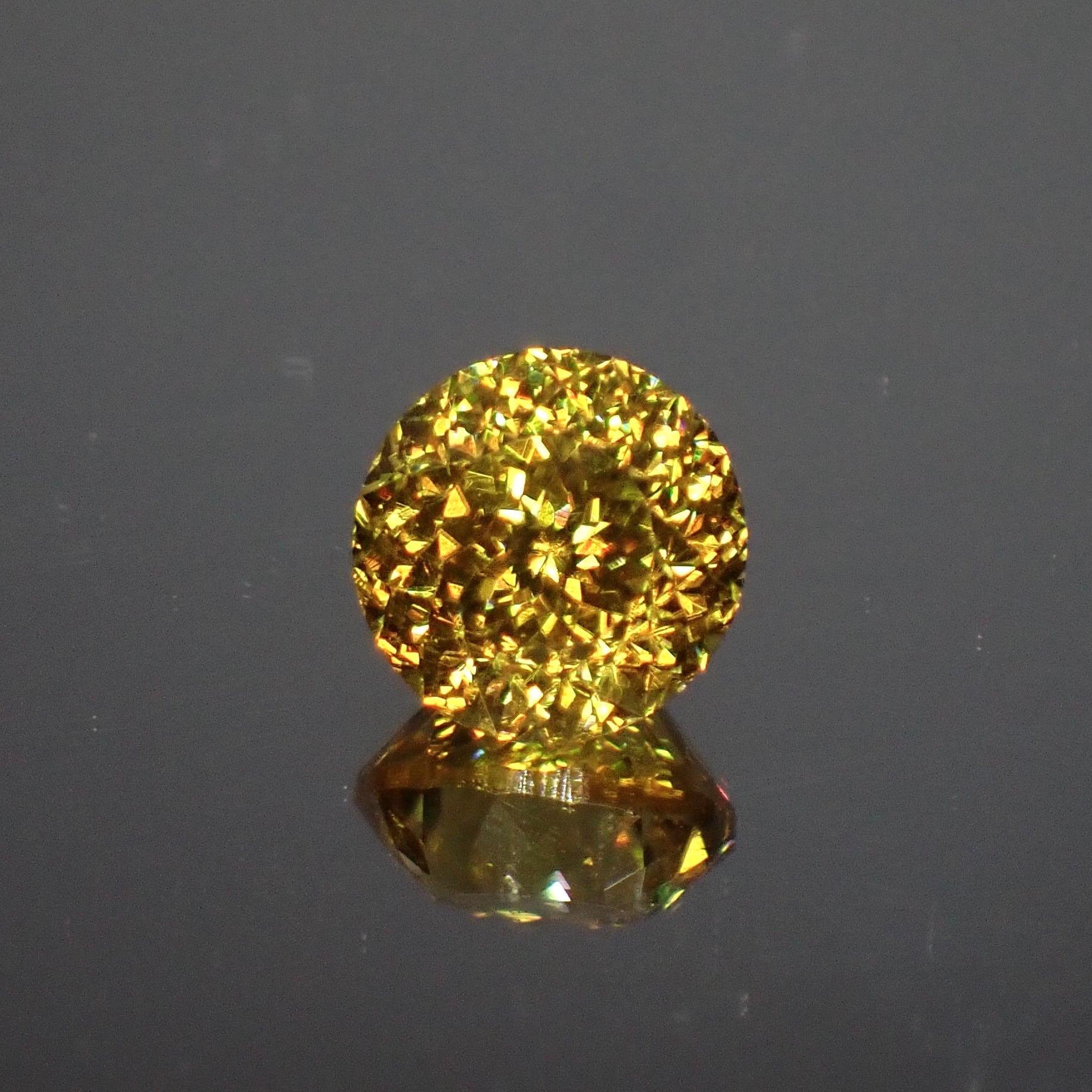 【Bright Brilliant Cut™️ “160 Facets” 】光を極める、究極の輝き 1.6ct 天然 ゴールデンジルコン