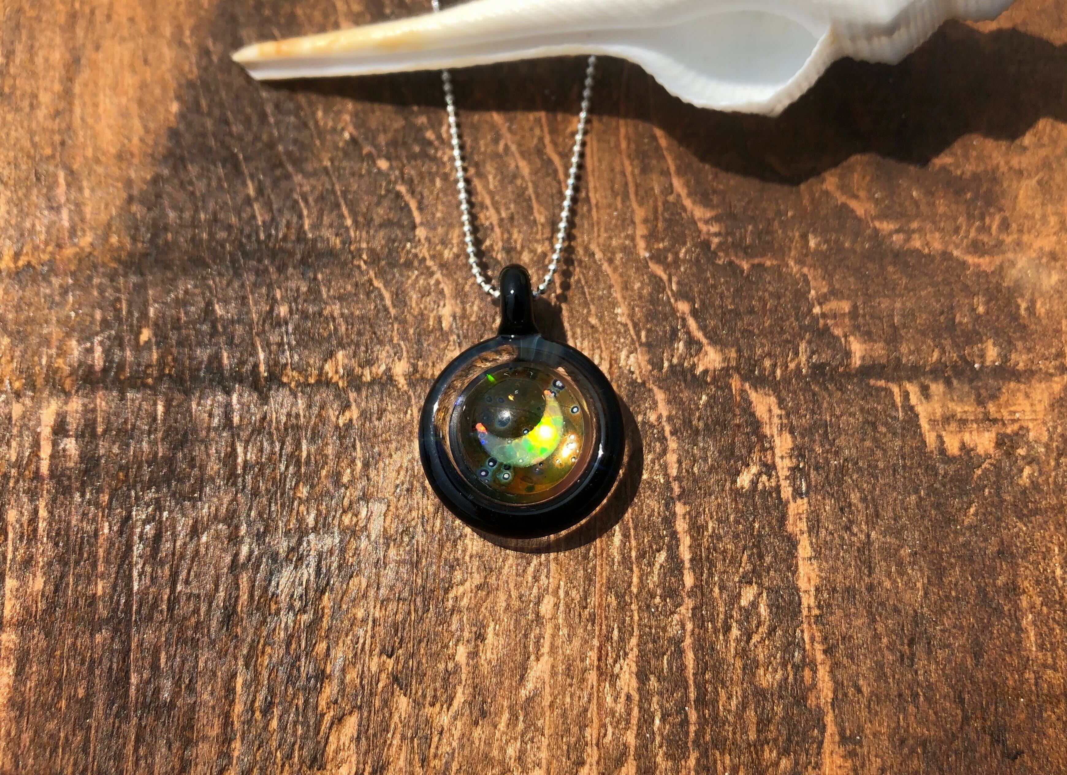 【microcosmos moon】