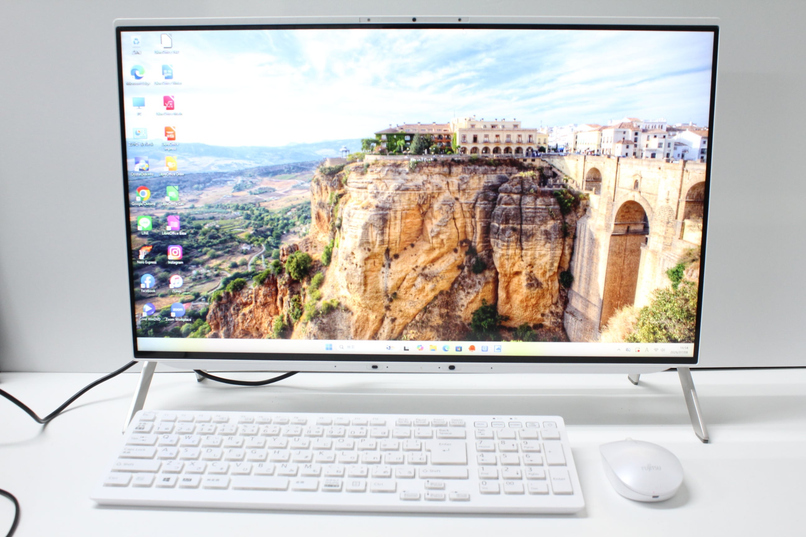 中古一体型デスクトップ】富士通〈FMV F55-K1〉第12世代Core i5/SSD1TB