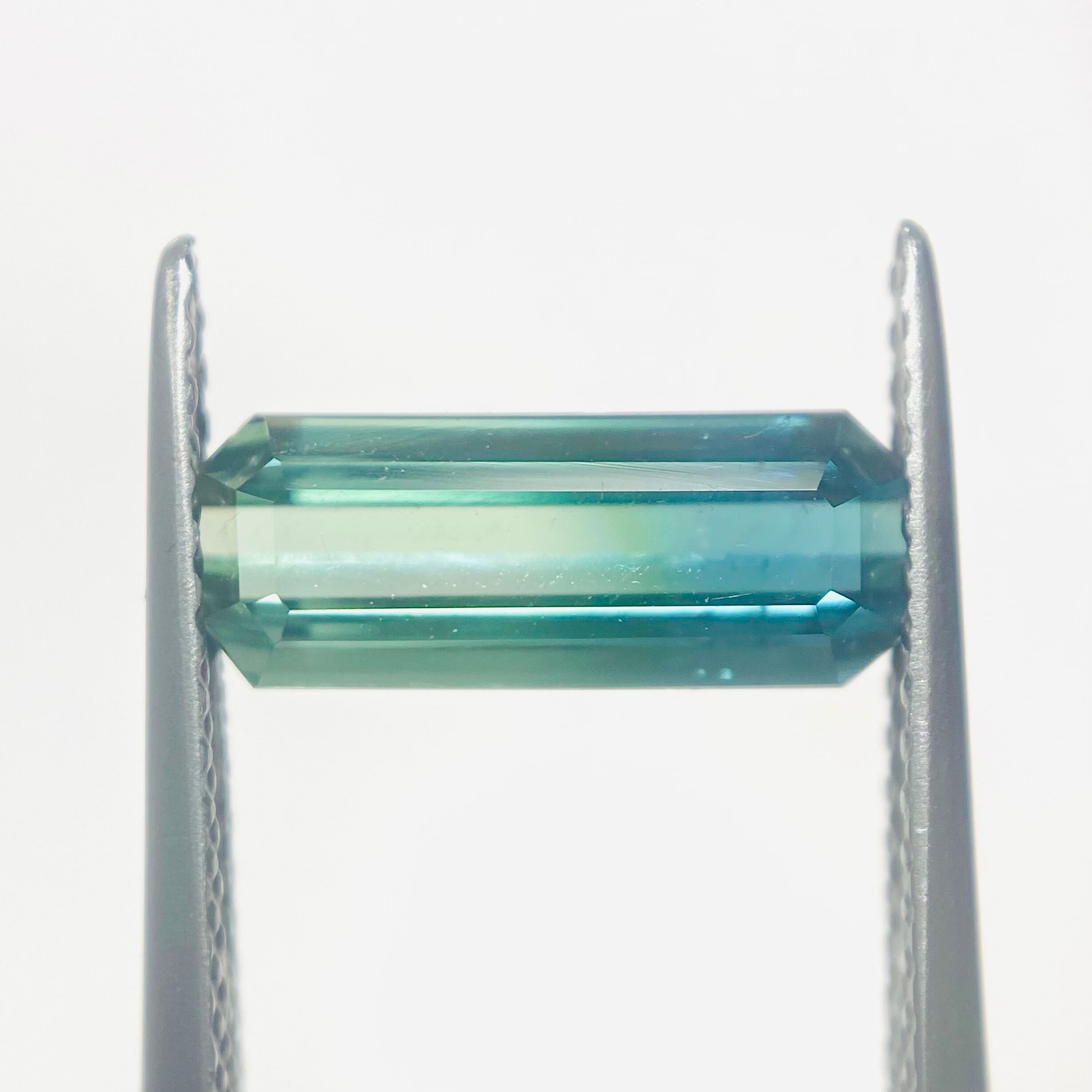 癒しカラーのバイカラートルマリン