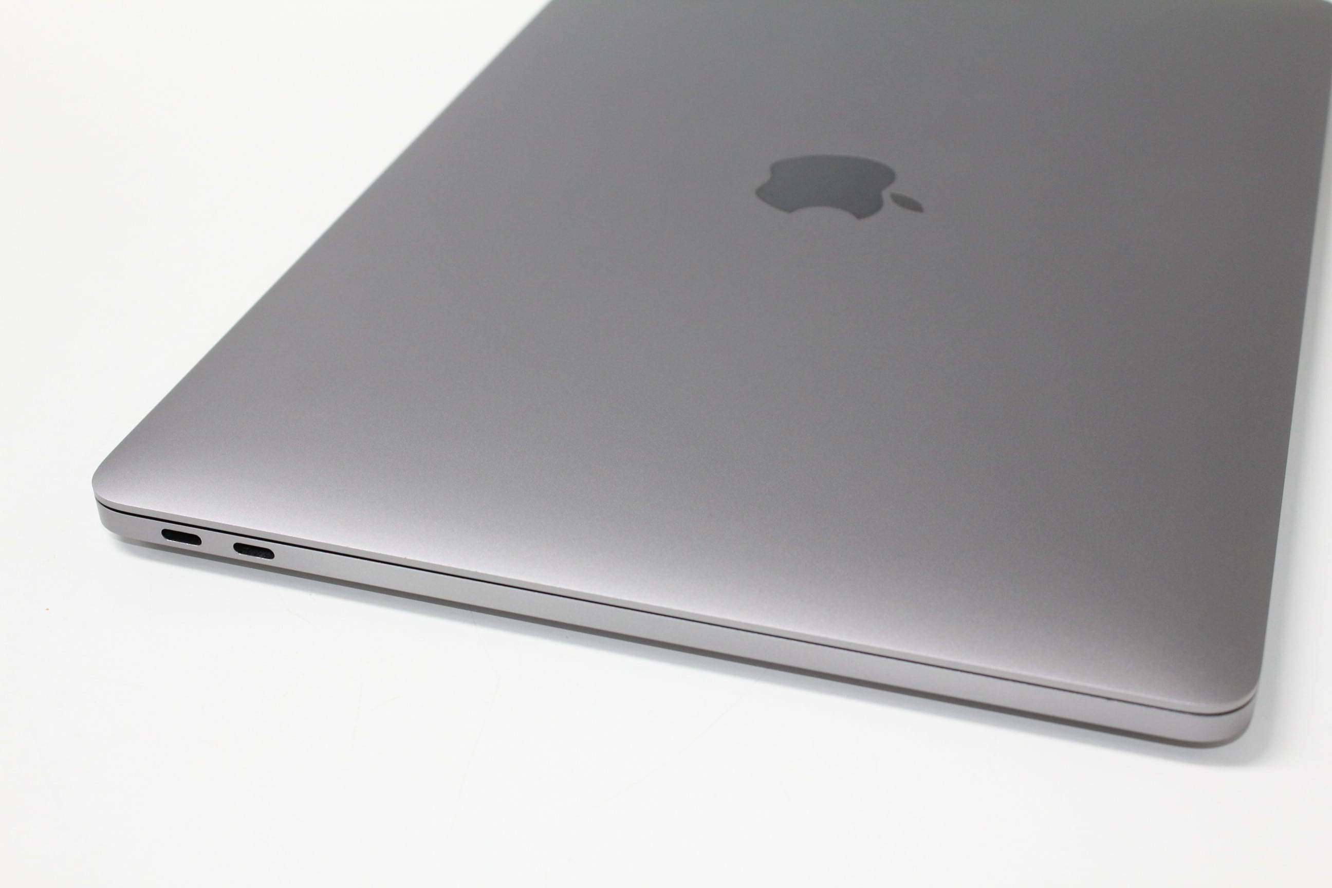MacBook Pro（13インチ,2017,Thunderbolt 3ポートx 2）256GB/8GB