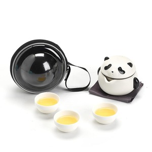 【在庫処分】茶器セット かわいいパンダ 3人用 急須セット 中国茶器 コップ 収納バッグ付き陶器湯呑みセット 旅行ティーセット 携帯茶道具