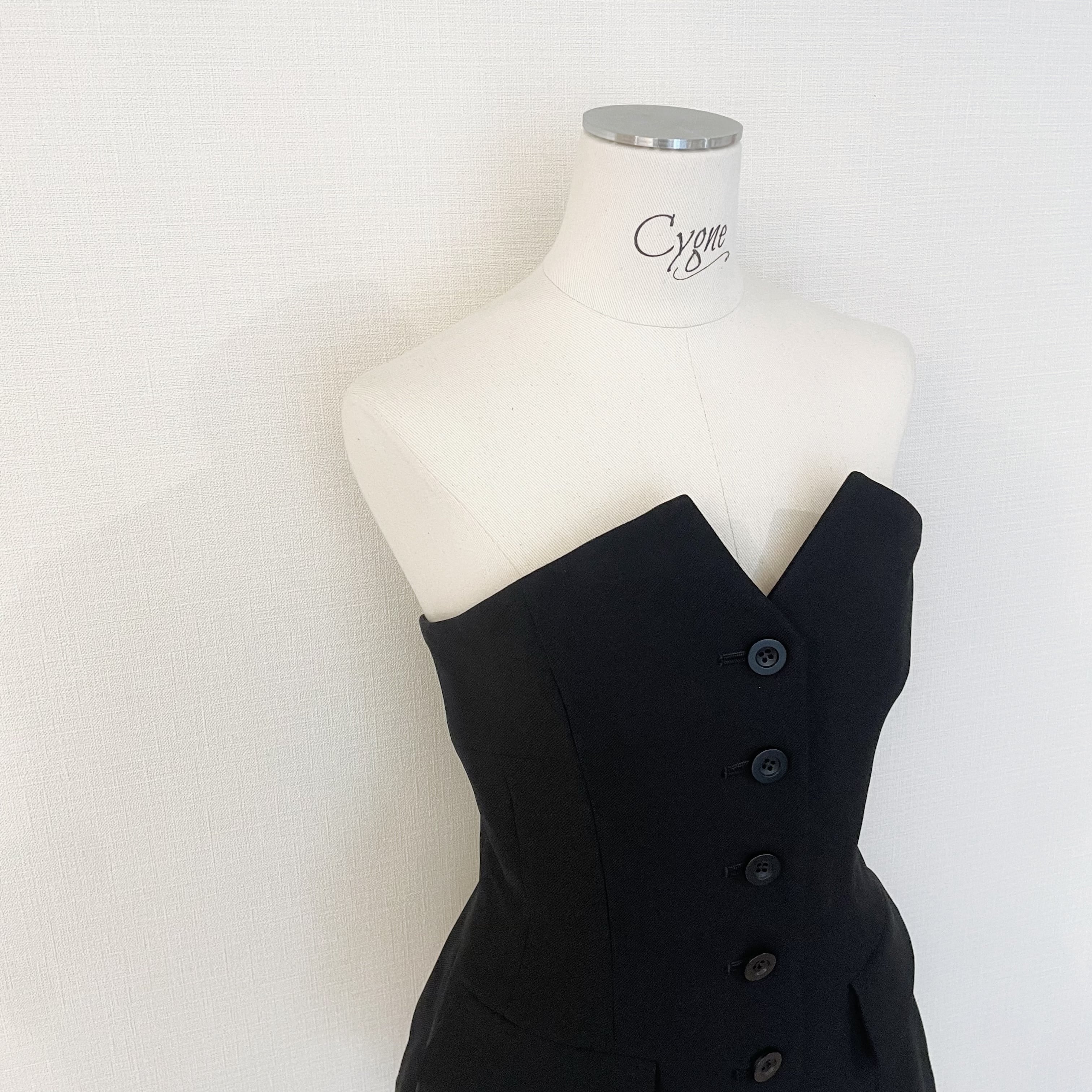 新品♥cygne シーニュ フロントボタンビスチェ　Nelly ブラック