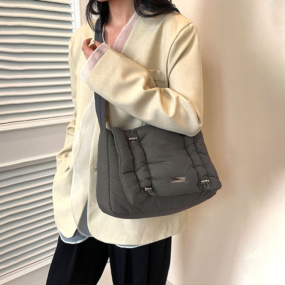 ナイロン ショルダーバッグ レディース 韓国 バッグ 大人 かわいい カジュアル ホーボーバッグ 軽量 ボディバッグ おしゃれ 大容量 ふかふか メンズ 男女兼用 大人可愛い 大人女子