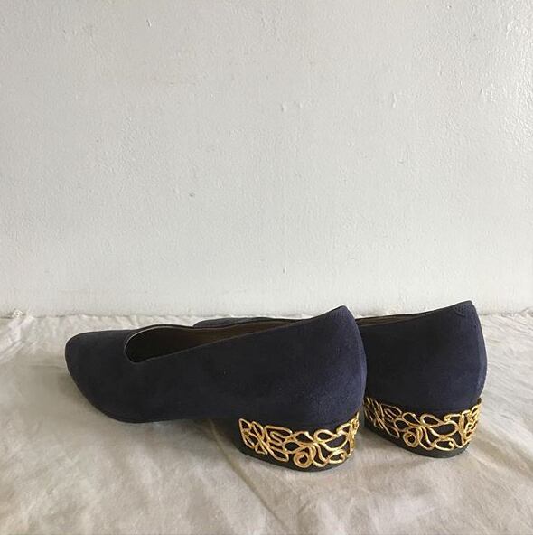 YVES SAINT LAURENT design pumps