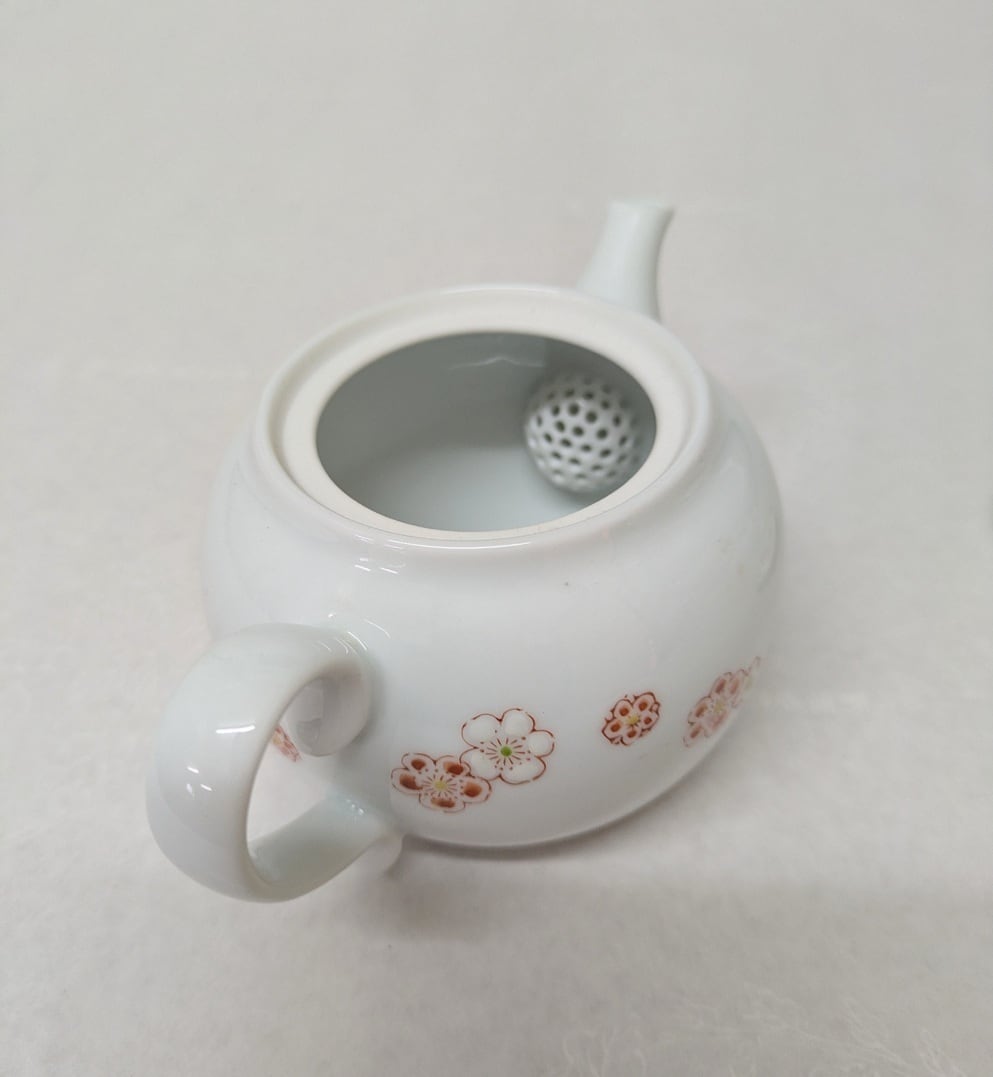 紅白梅文 急須 | 肥前赤絵窯元 鷹巣