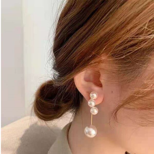 フェイクパール3連ピアス R Sharge