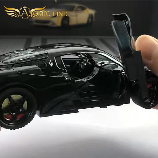 マセラティ MC20 GT2 ストラダーレ 1/24 ミニカー 全3色 ライト点灯 エンジンサウンド 合金モデル 模型 ジオラマ