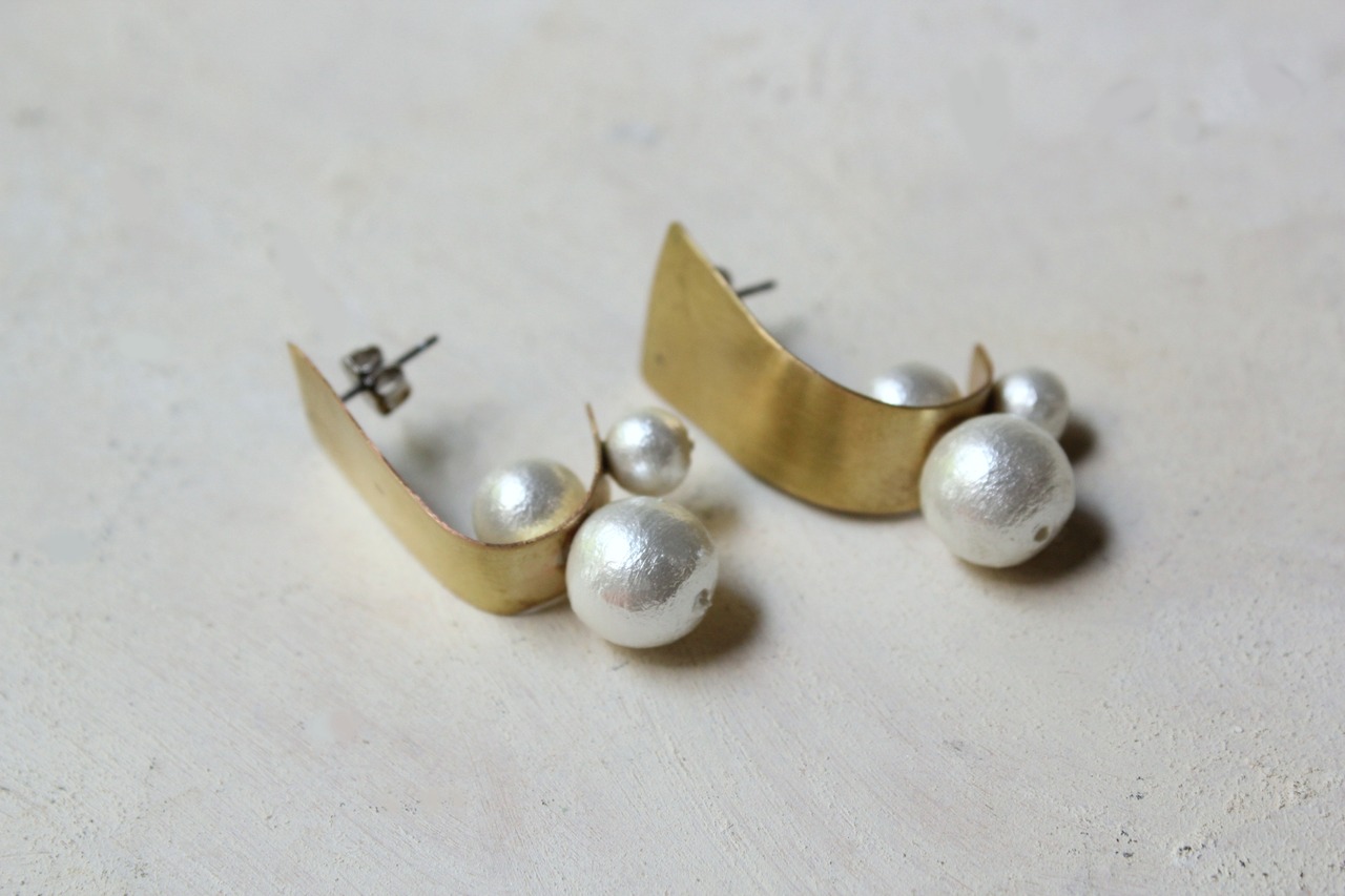 真鍮とコットンパールの大ぶりピアス＆イヤリング