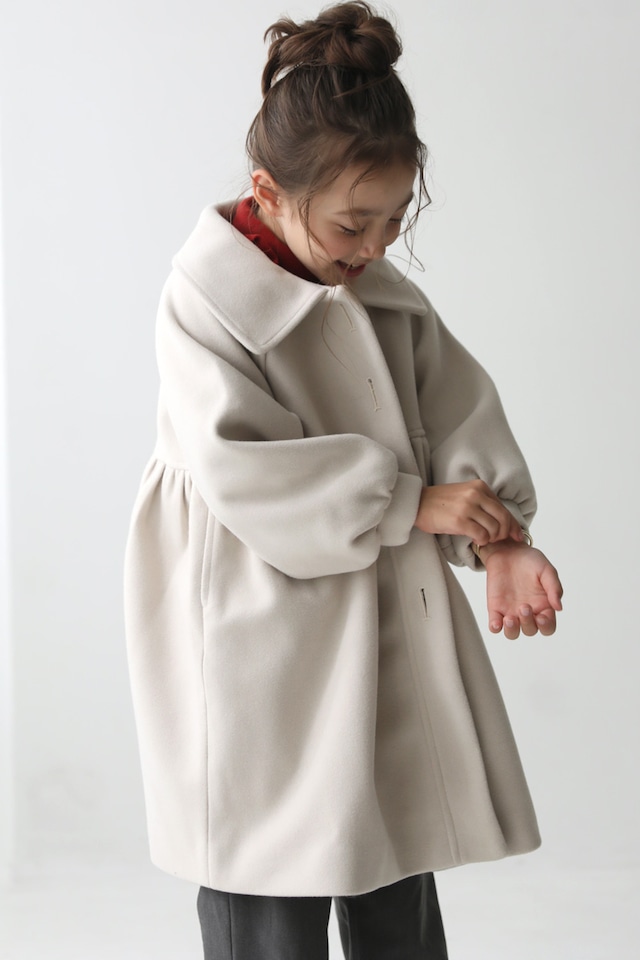 襟付き切替ギャザーコート〈off white〉