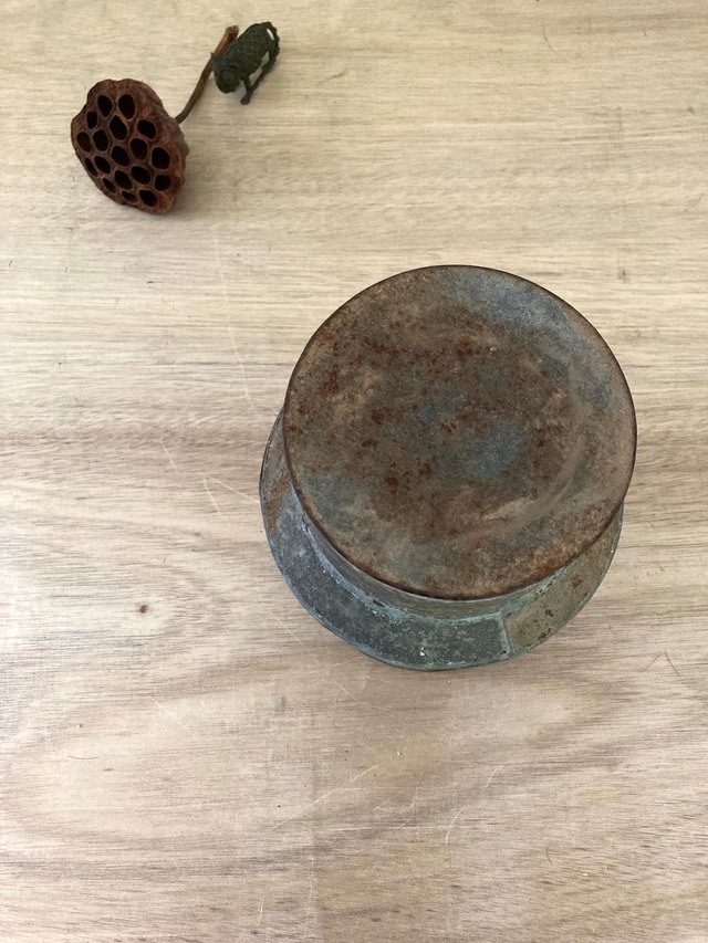 小ぶりのブリキミルク缶　(古道具)