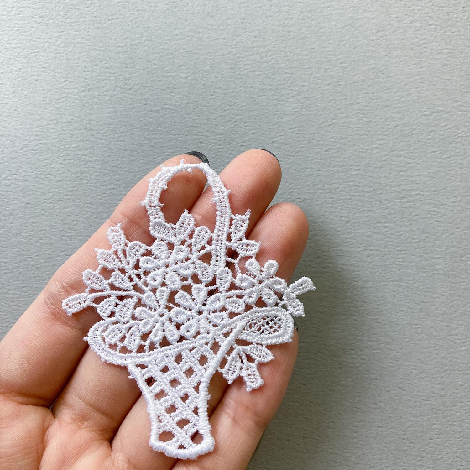 アイボリー フラワーモチーフ バスケット 再入荷〉フラワーバスケットモチーフレース | Dua-アクセサリーパーツ