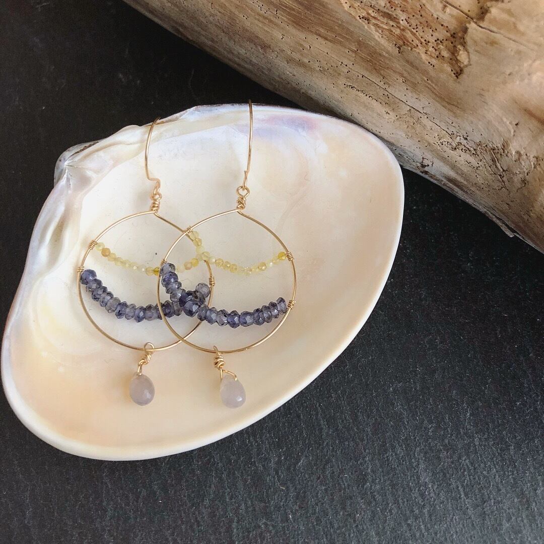 イエローオパール×アイオライト×グレーアゲートのピアス